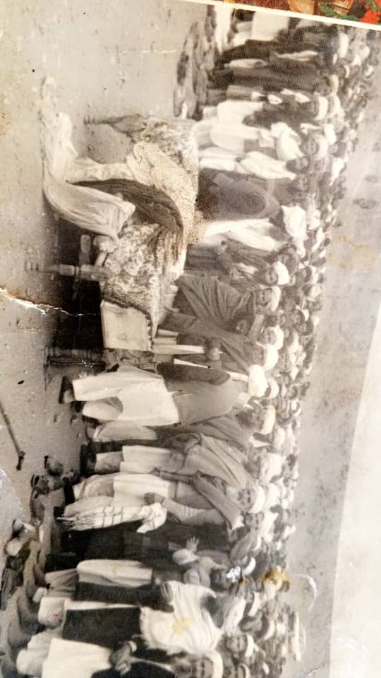 د خلیفه صاحب میراث